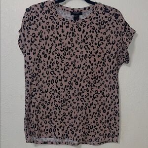 Chic Leopard Print Short Sleeve Top